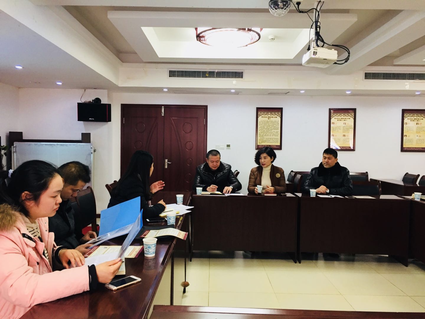 洪山街党建办李主任一行，来仁普堂就仁普堂成立党支部进行现场调研！