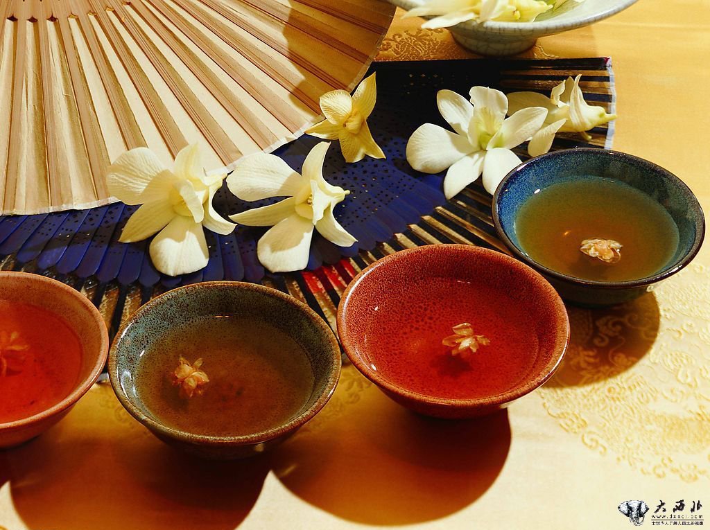 老中医告诉你，夏天养生六种茶再合适不过