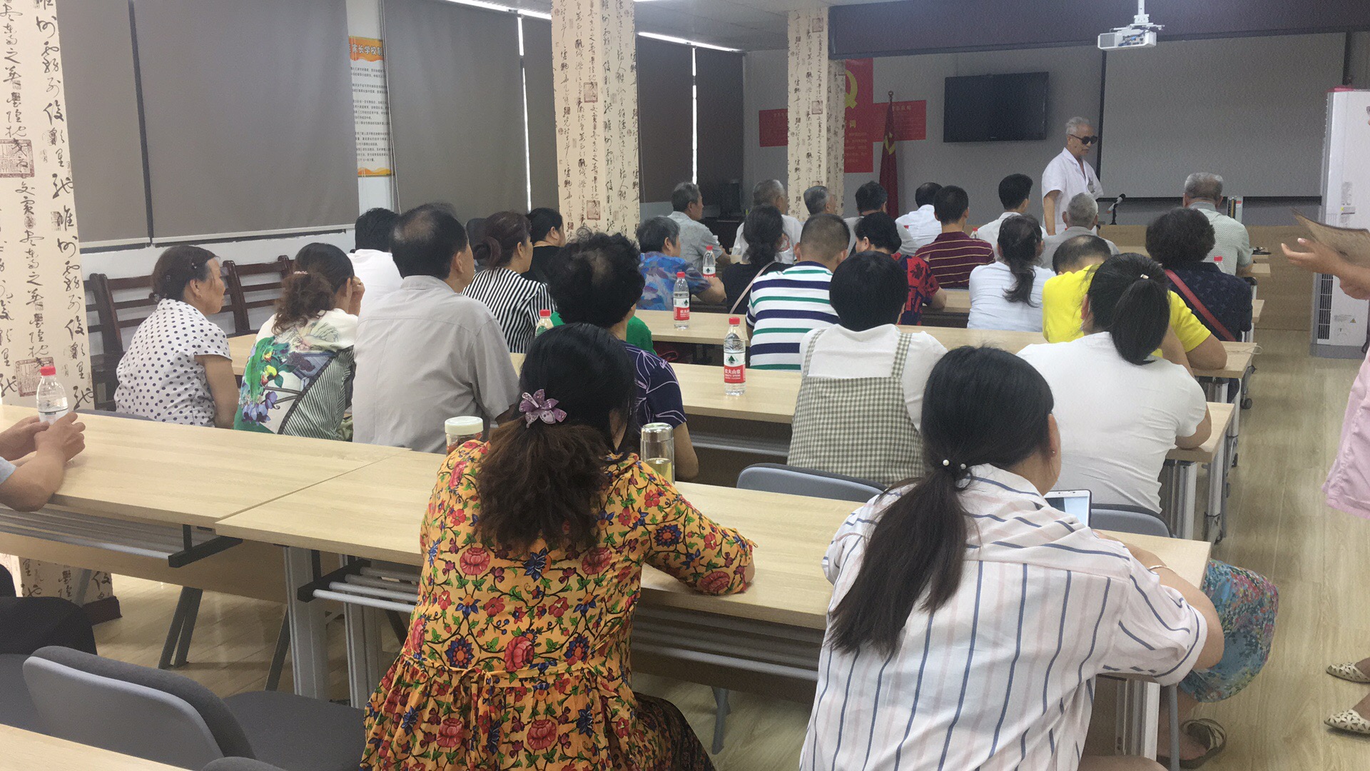 【仁惠·义诊】“粽叶飘香情暖端午”义诊进社区